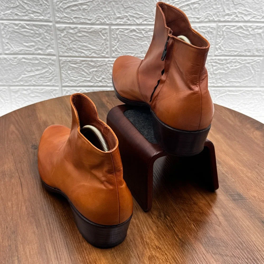 NOS Vintage 70s Florsheim Duke Leather Boots 11 D Gold Tan Side Zip Beatle NIB⁠